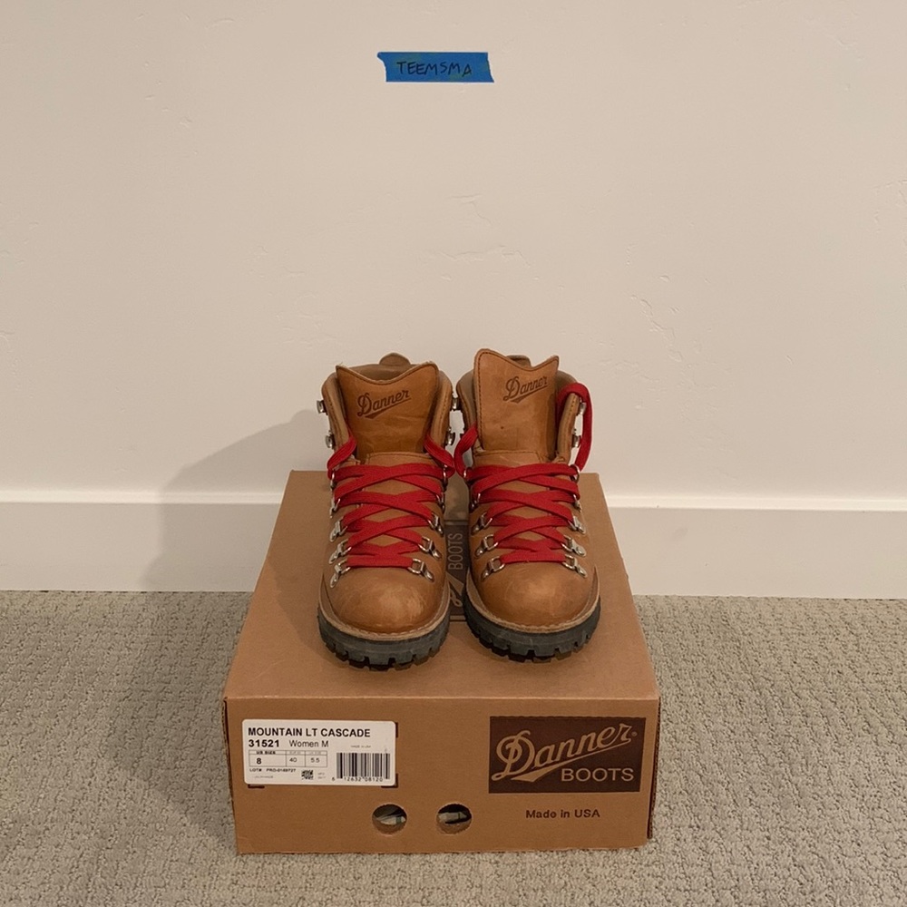 Danner Mountain LT Cascade Boots Size 8W Gently Worn w/ Box